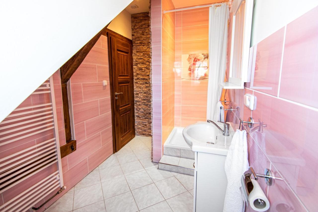 Penzion Zlaté Slunce Chocenice Exterior foto