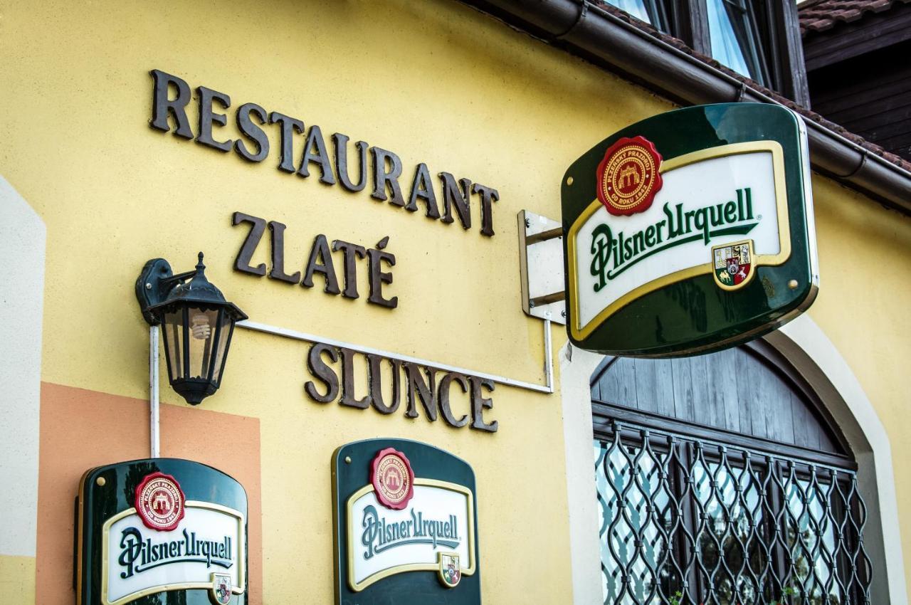 Penzion Zlaté Slunce Chocenice Exterior foto